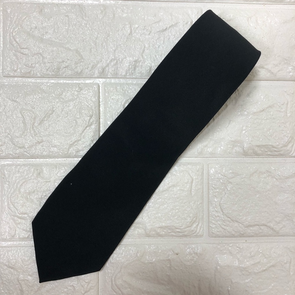 Black silk tie
